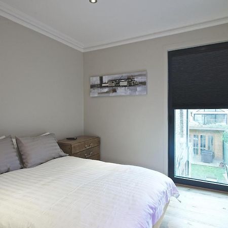 Modern Bedroom In London !! エクステリア 写真