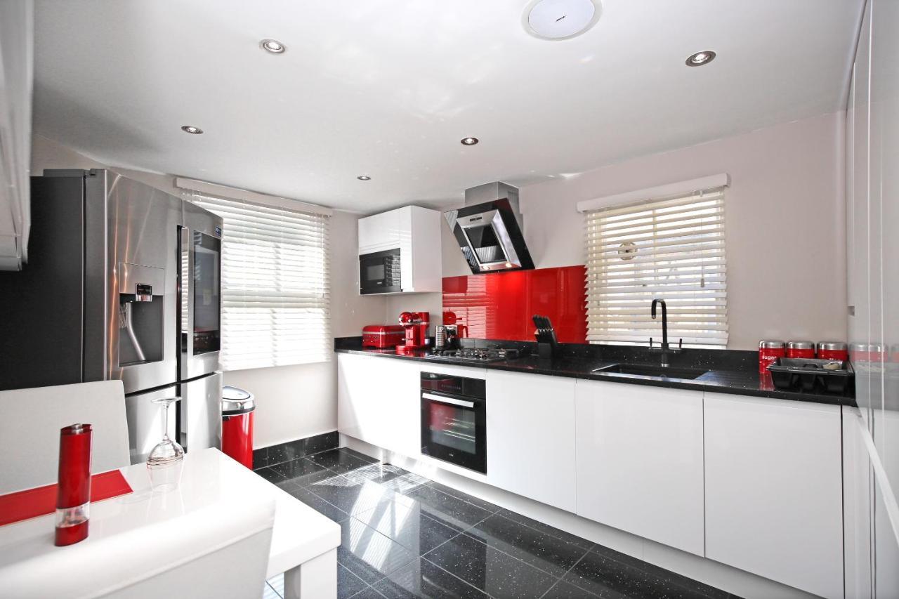 Modern Bedroom In London !! エクステリア 写真