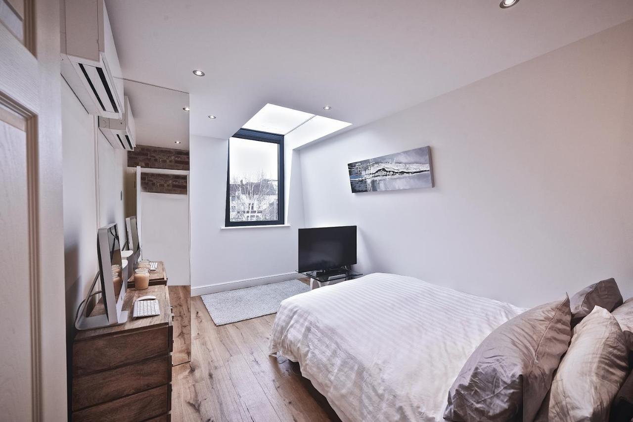 Modern Bedroom In London !! エクステリア 写真