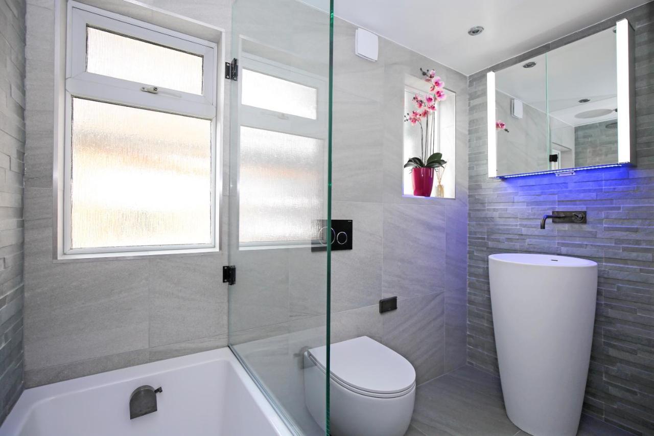 Modern Bedroom In London !! エクステリア 写真