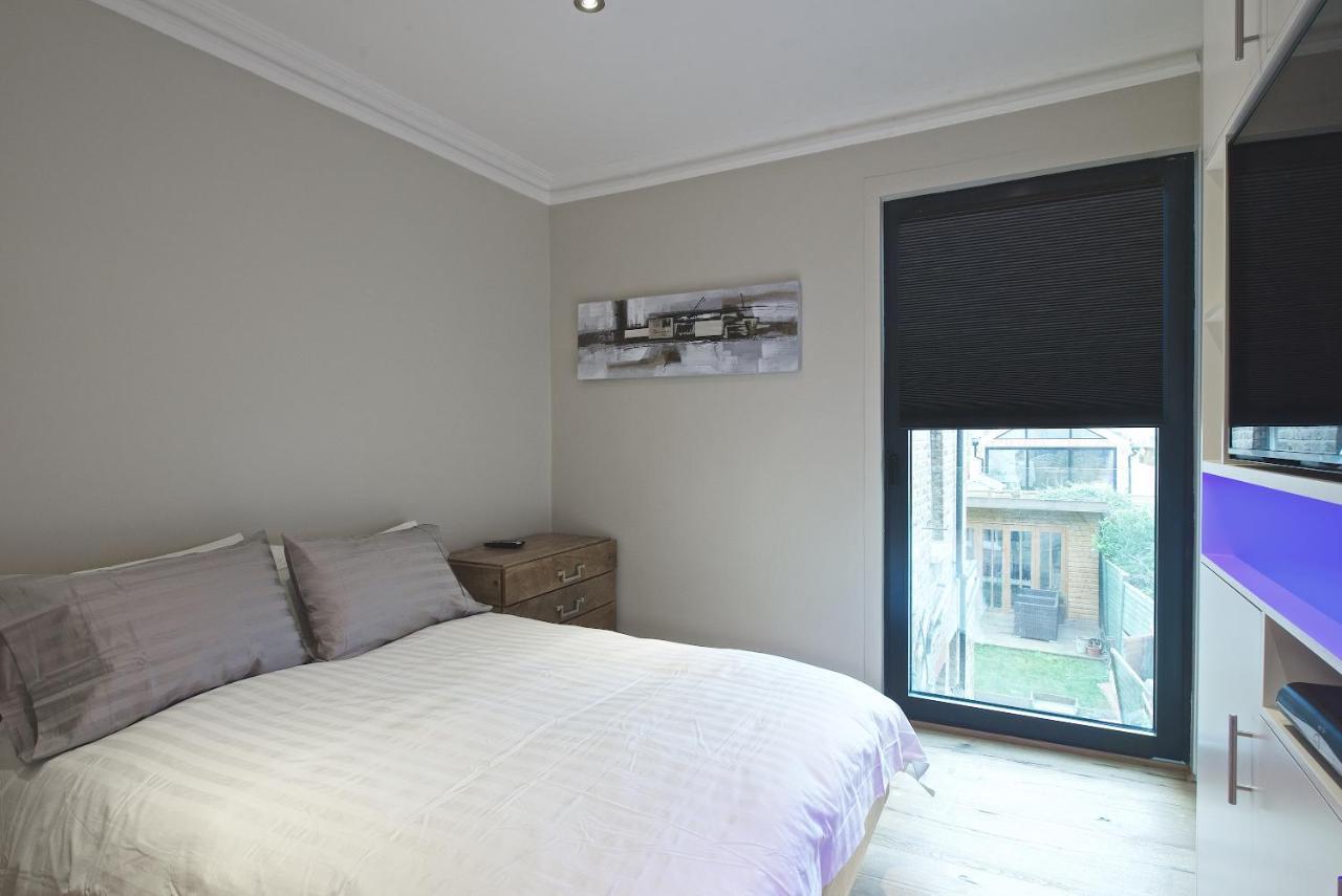 Modern Bedroom In London !! エクステリア 写真